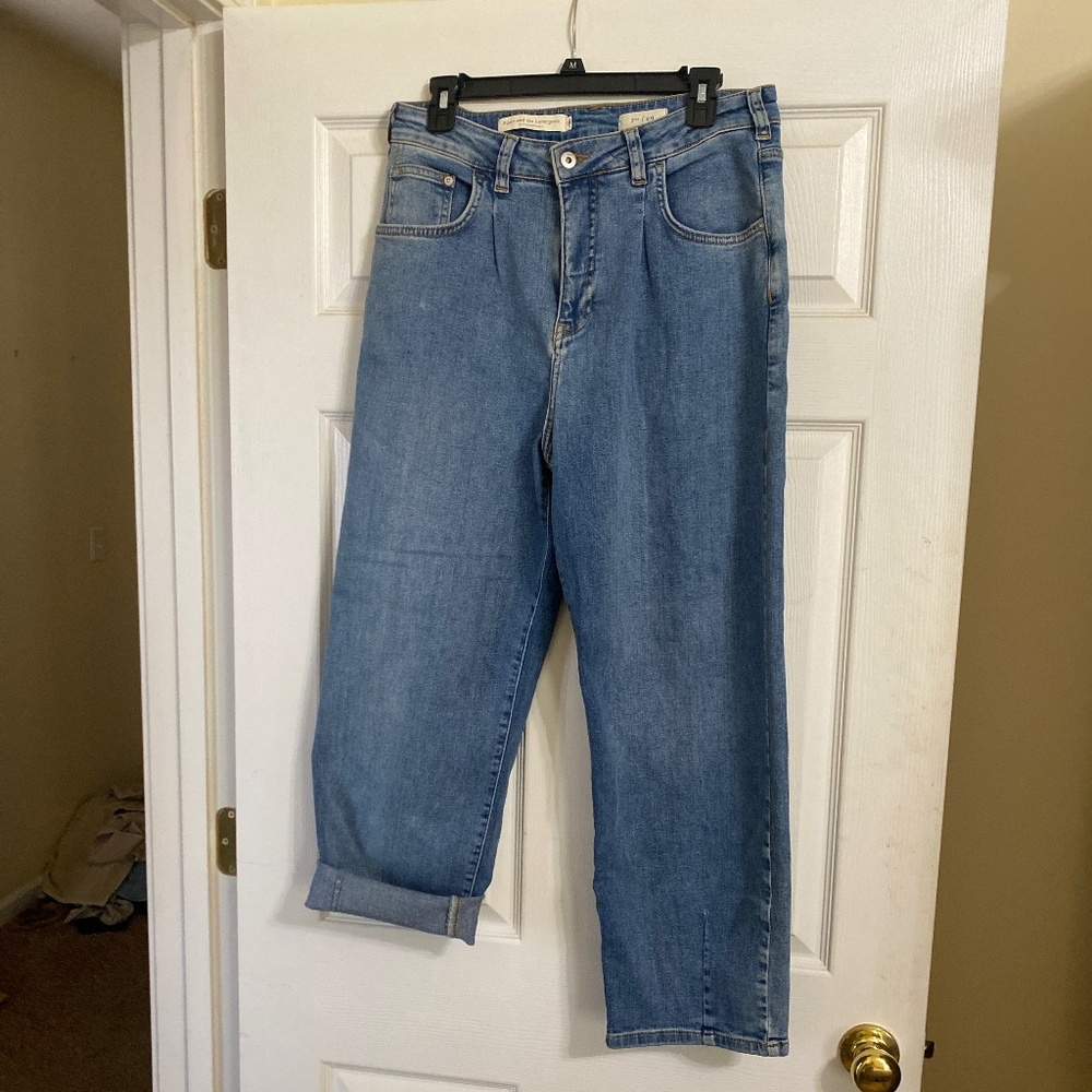 Pill to Ultra High-Rise pleated Relaxed Jeans